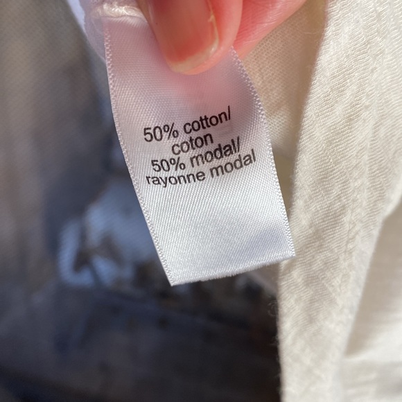 Maurice’s holiday tee - Picture 5 of 5